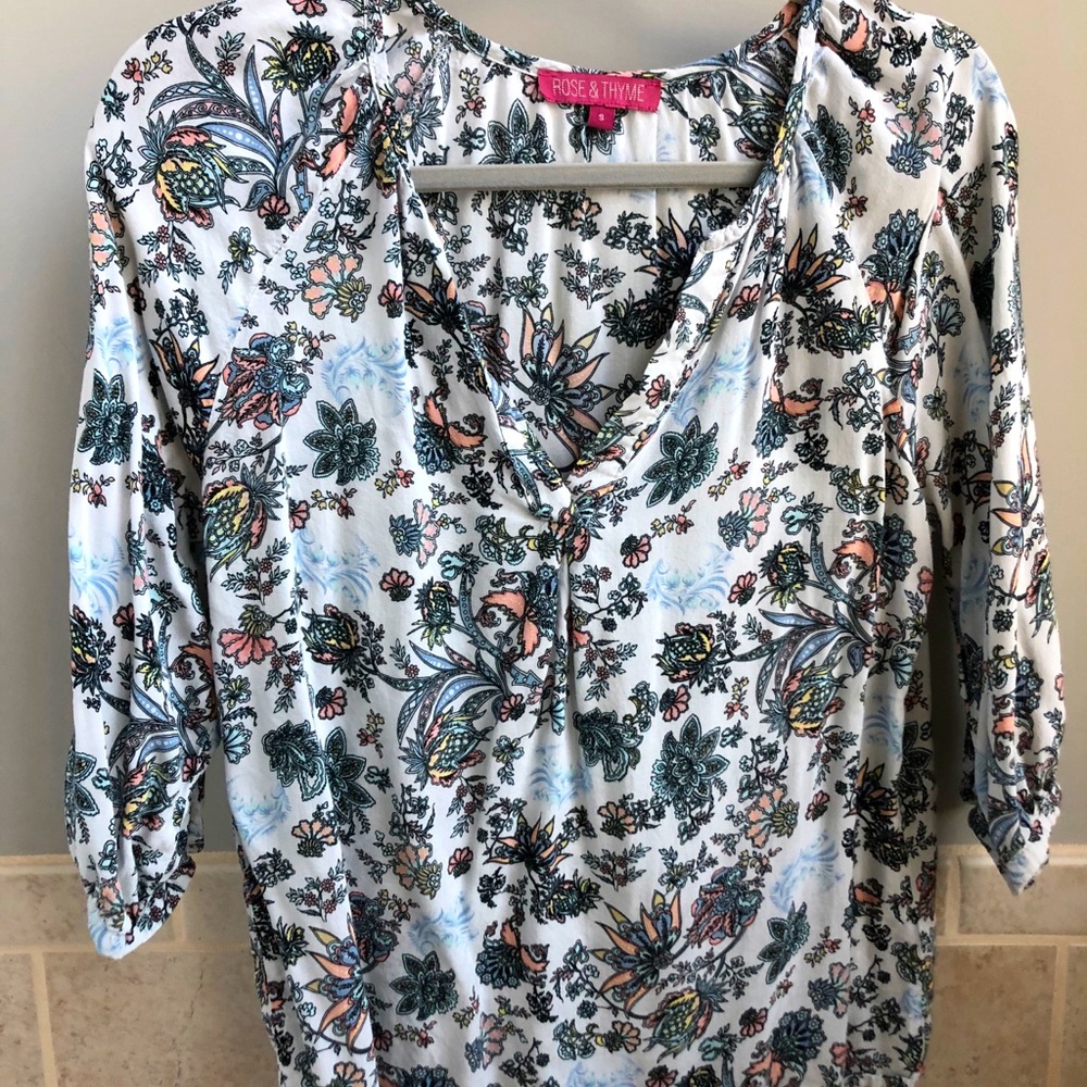 Rose & Thyme - paisley light blouse - size small